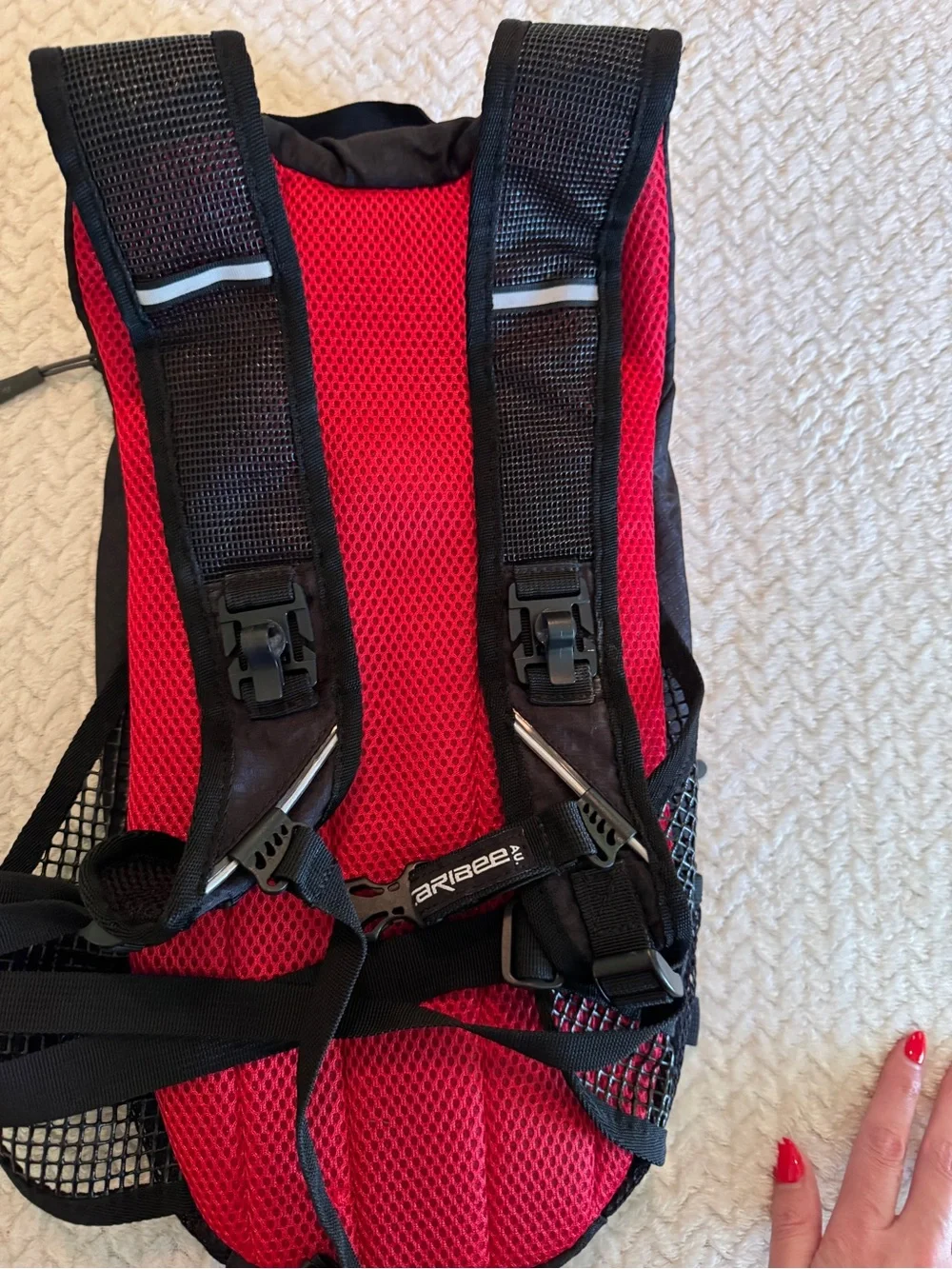 Caribee Skycrane 2L Hiking Daypack Hydration Compatible Black/Red
